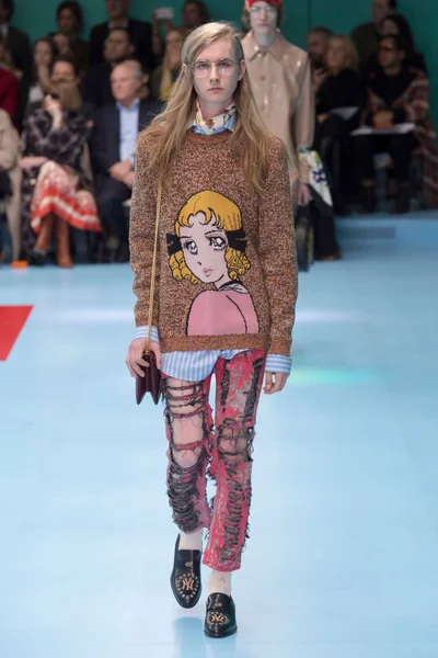 Look 38